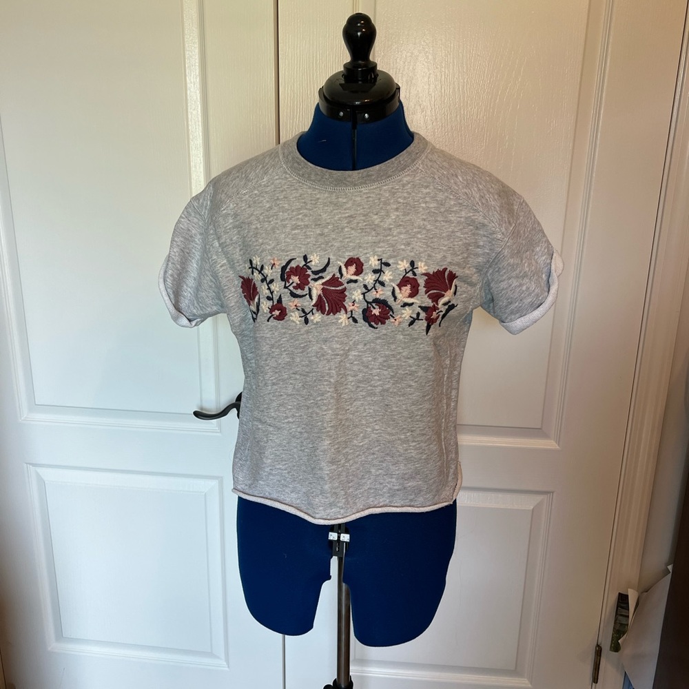 EMBROIDERED SWEATER✨Abercrombie & Fitch Short Sleeve Crew Neck Pullover Sweater